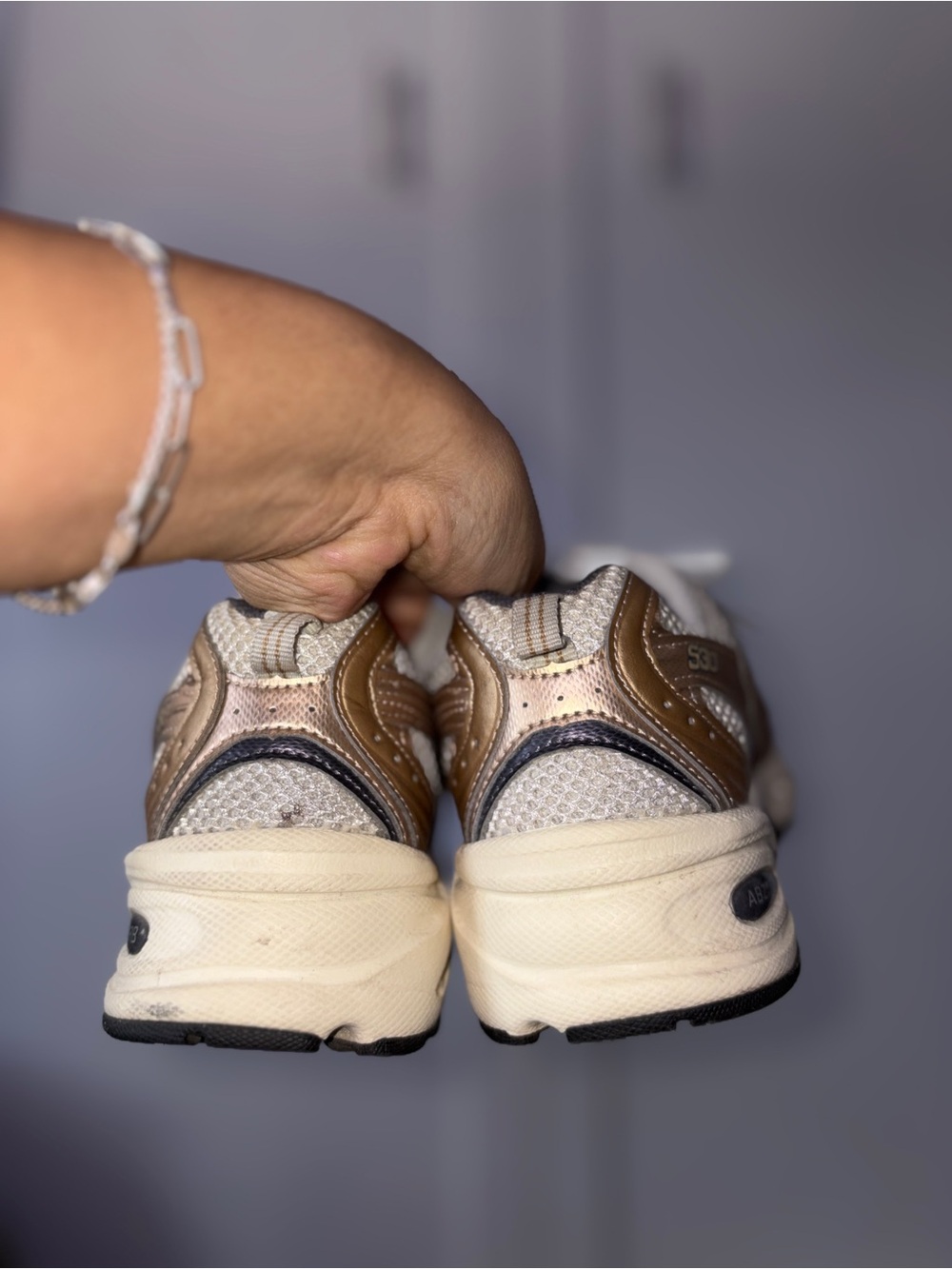 New Balance 530 Turtledove gold metallic Sneakers - Picture 6 of 7